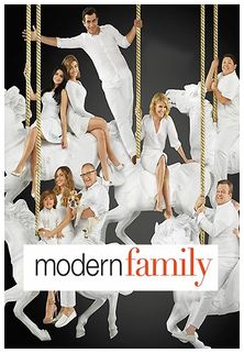 //assets.deltapictures.it/images/Pctv/locandine/serie-tv/trailers/TRmodernfamily7.jpg
